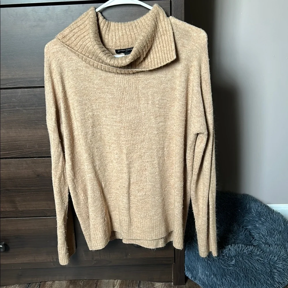 Banana Republic Cozy Tan Sweater - Picture 1 of 3